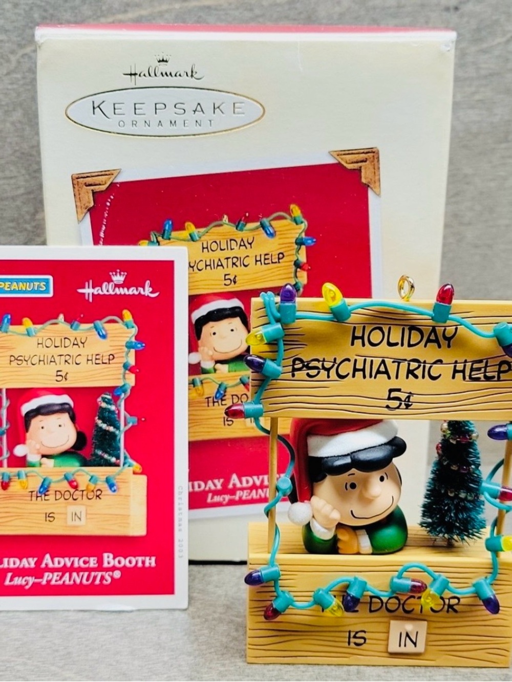 Hallmark Keepsake Ornament - Holiday Advice Booth - Lucy-Peanuts
